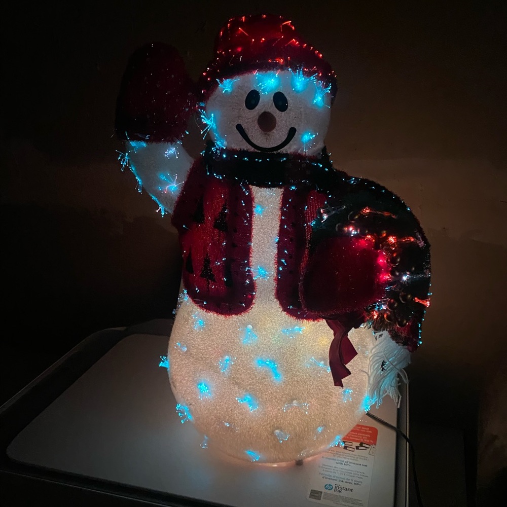 Coloring Changing Snowman. NEW IN BOX - Picture 4 of 9